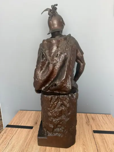 statuiebronz3.jpg