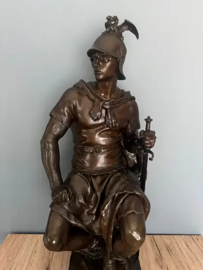 statuiebronz1.jpg