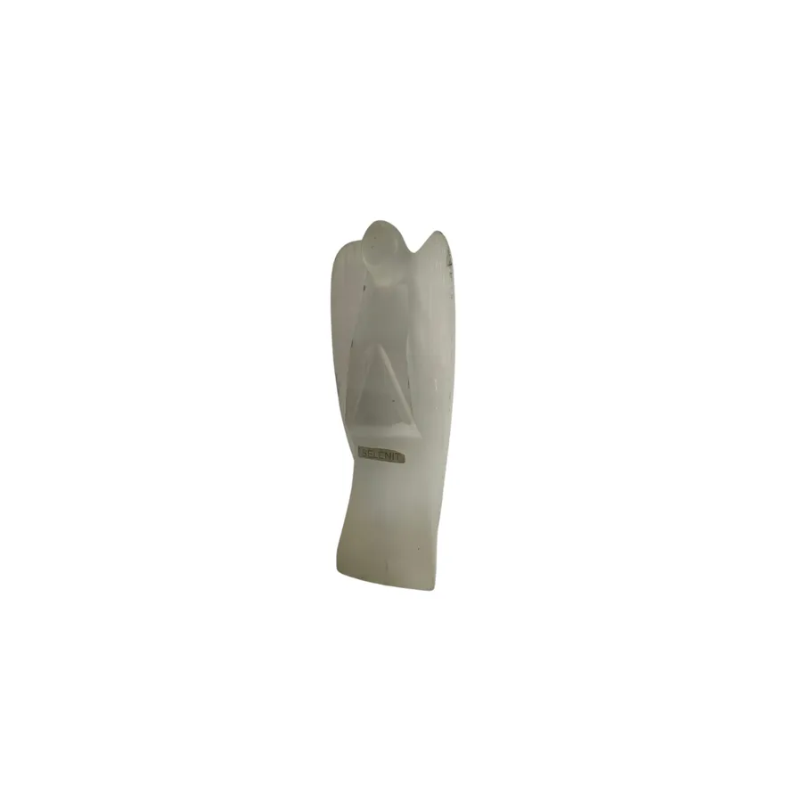 Statuie in forma de inger din selenit