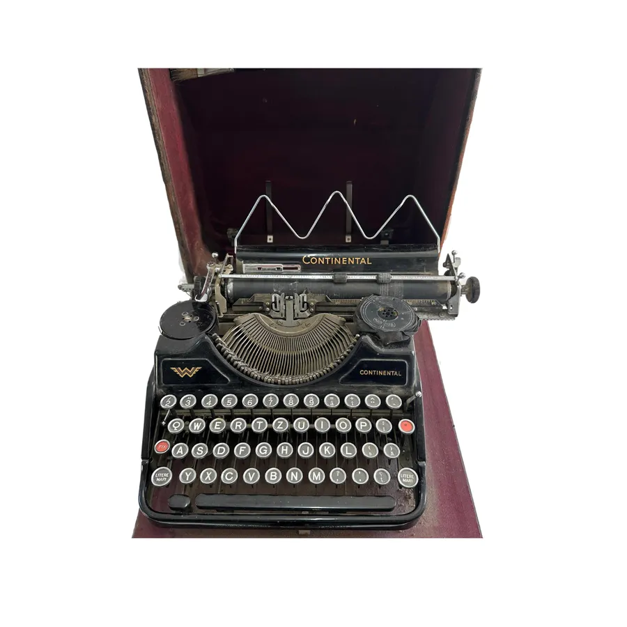 Masina de scris portabila vintage Continental