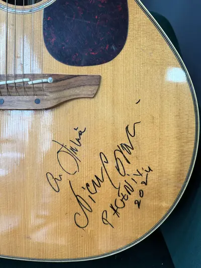 Chitară Takamine TAN46C, semnată de Nicu Covaci