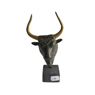 Sculptură,reprezentând un cap de taur