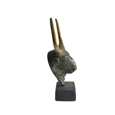 Sculptură,reprezentând un cap de taur 2