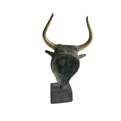 Sculptură,reprezentând un cap de taur 3