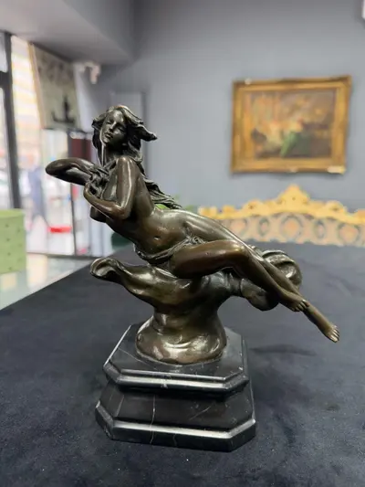 Statueta din bronz
