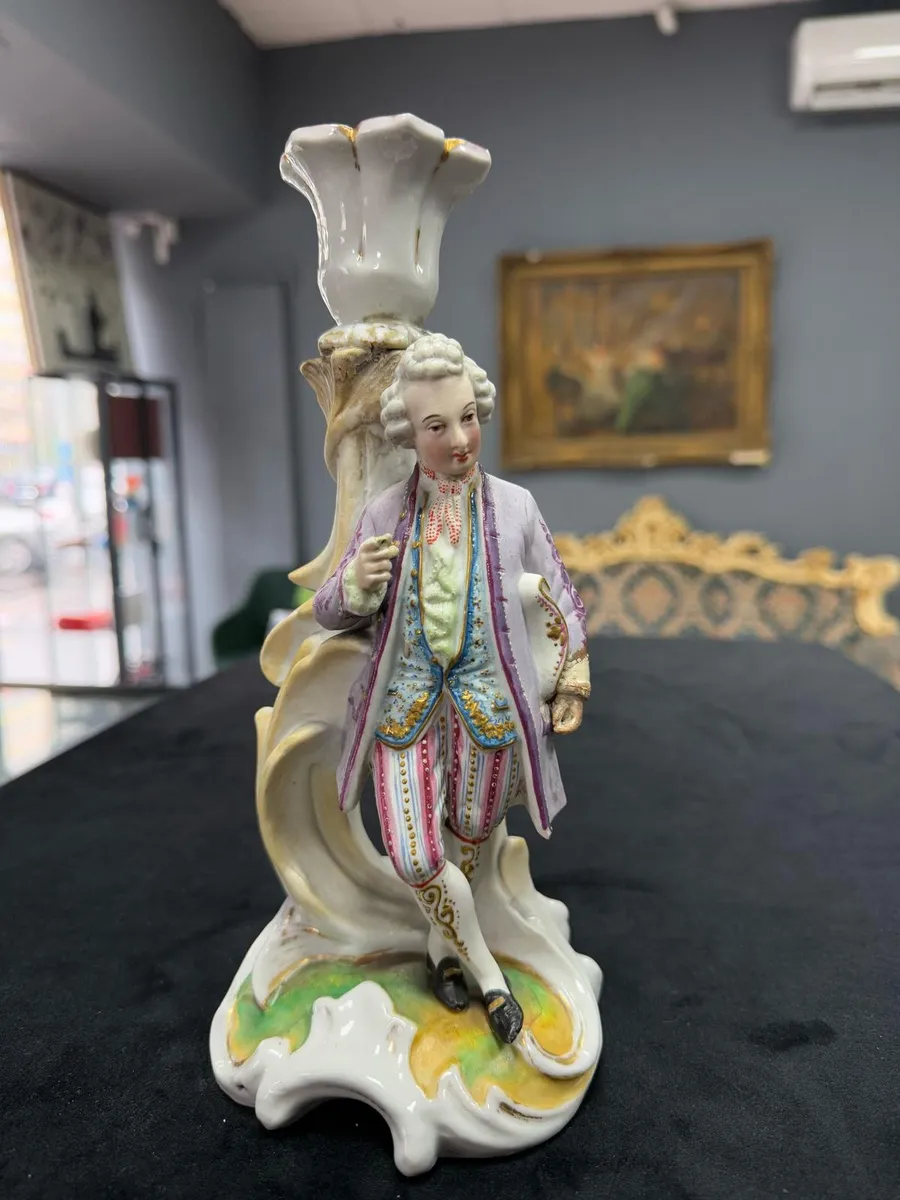 Statueta , sfeșnic din porțelan