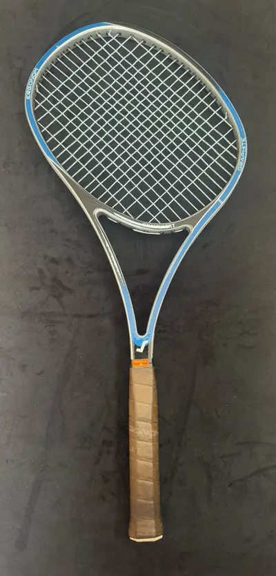 Racheta tenis prototip Snauwaert ergonomic