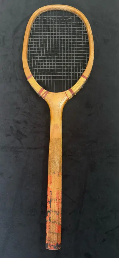 Racheta tenis vintage produsa de Slazengers