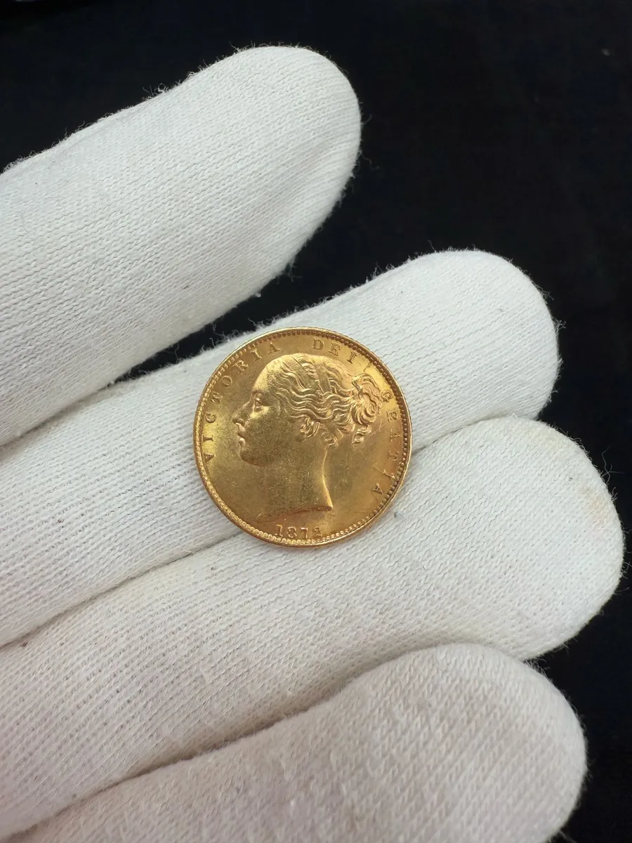 Moneda aur 22 k Victoria Dei Gratia