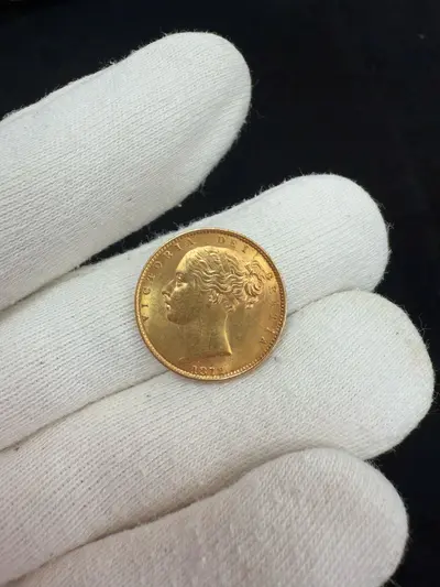 Moneda aur 22 k Victoria Dei Gratia