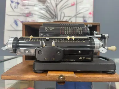 Mașină de calcul mecanică Thales – model vintage rar, complet funcțional 3
