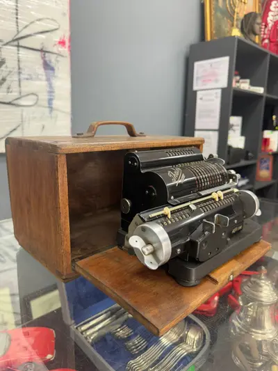 Mașină de calcul mecanică Thales – model vintage rar, complet funcțional 4