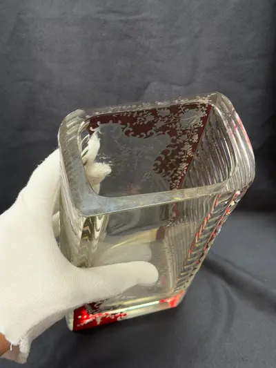 Vaza din cristal masiv înobilata cu motive florale 2