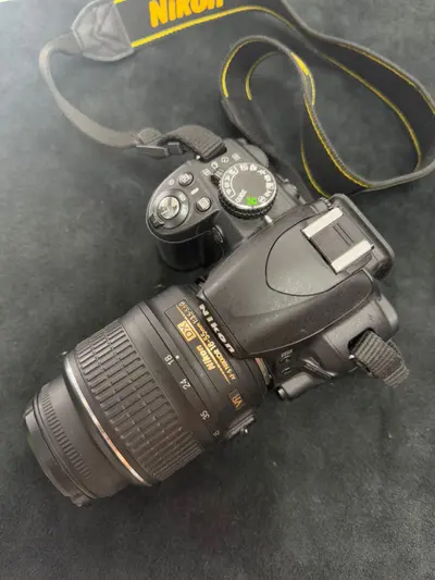 Camera foto Nikon D3100 plus obiectiv Nikon 18-55mm. 3