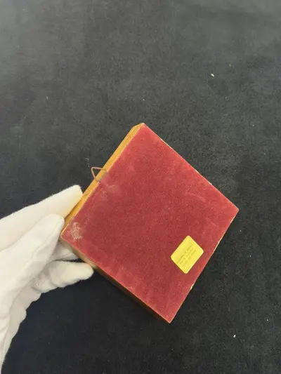 Pictura miniaturala realizata din argint pictat manual 3