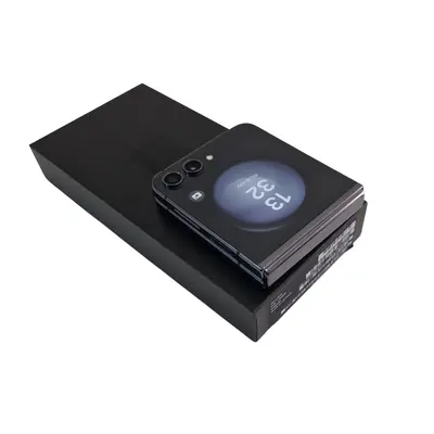 Telefon Samsung Galaxy Z Flip5, 8GB RAM, 256GB 2