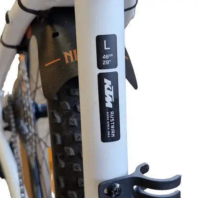 Bicicleta MTB KTM Peak Air cu 12 viteze și cadru din aluminiu 5
