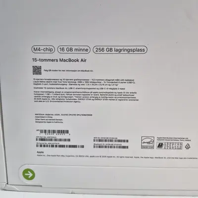 Laptop Apple MacBook Air 15, M4, 16GB RAM , 256GB SSD NOU 4