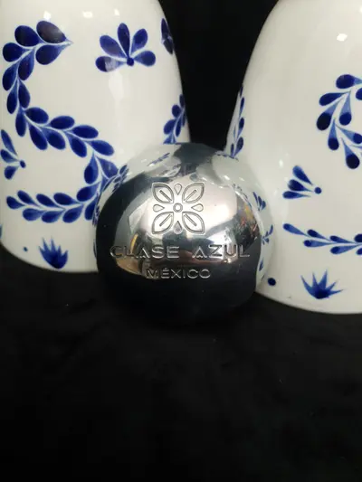 Sticle Tequila Clase Azul din porțelan 2