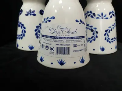 Sticle Tequila Clase Azul din porțelan 4