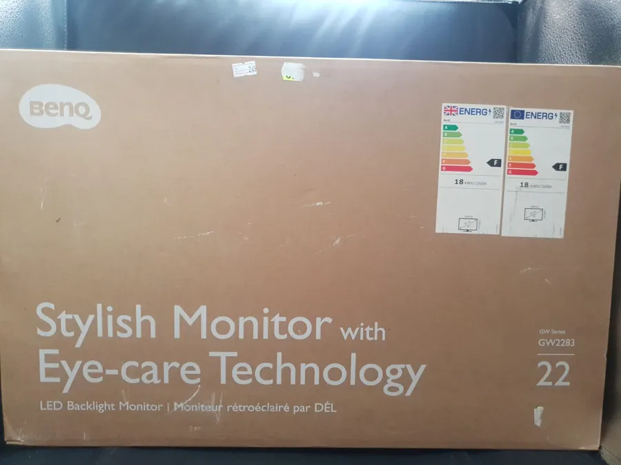 Monitor stylish cu tehnologie Eye-Care