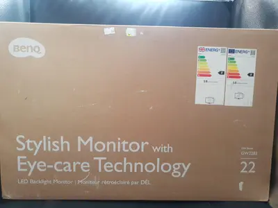 Monitor stylish cu tehnologie Eye-Care