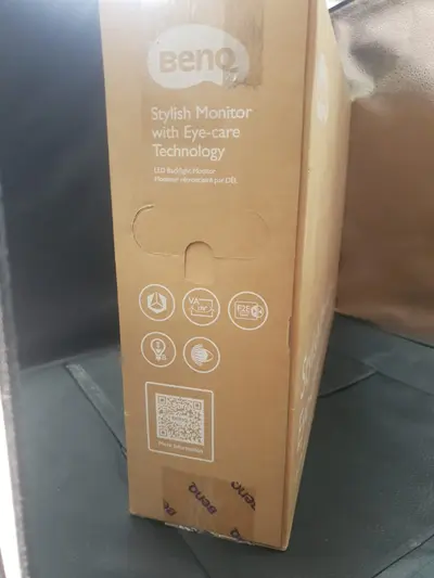 Monitor stylish cu tehnologie Eye-Care 2