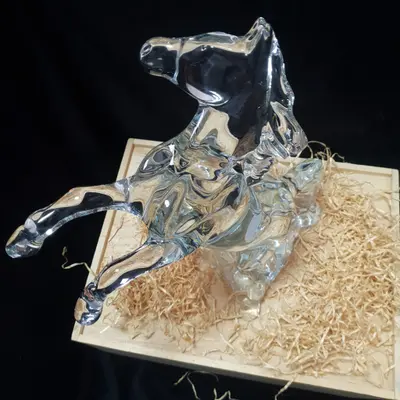 Cal din cristal Baccarat, 3