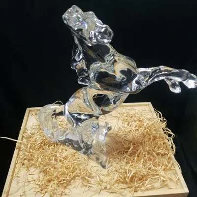 Cal din cristal Baccarat, 4
