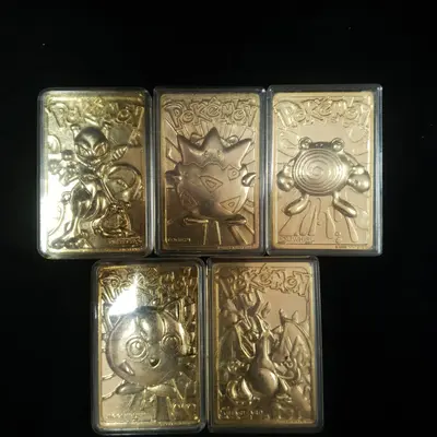 Cărți de tranzacționare Pokémon, placate cu aur de 23K