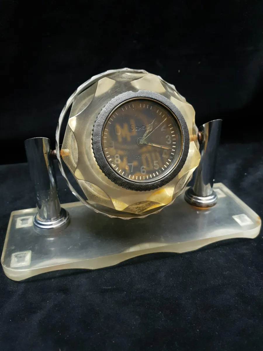 Ceas de birou sovietic „Tank”