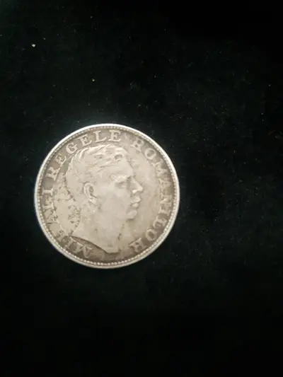 Monedă românească de 200 Lei din 1942 3