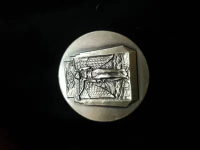 Medalie comemorativă sau o insignă de la Jocurile Olimpice de Iarnă de la Lake Placid din 1932. 2