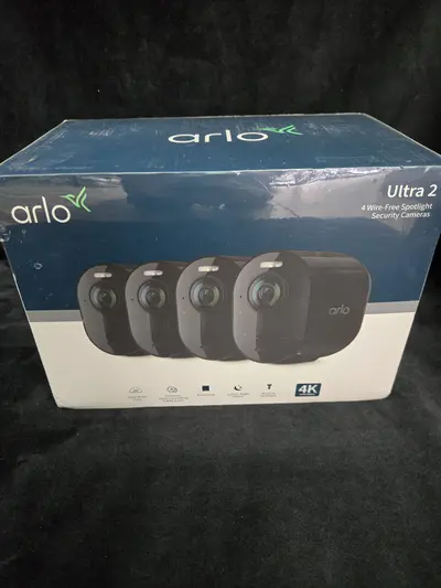 4 camere de supraveghere Arlo Ultra 2 Wire-Free Spotlight 4