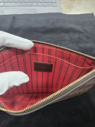 Borsetă Louis Vuitton 5