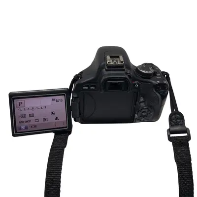 Aparat foto DSLR Canon EOS 600D, obiectiv 50mm AF 4