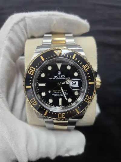 Rolex Sea-Dweller, 43mm 7