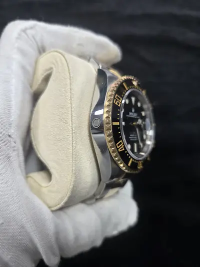 Rolex Sea-Dweller, 43mm 8
