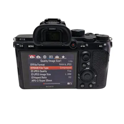 Aparat foto Mirrorless Sony Alpha A7III 3