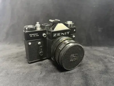 Aparat foto Zenit TTL vintage, perfect funcțional, cu husă și obiectiv. 4