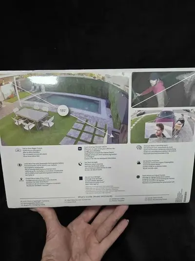 4 camere de supraveghere Arlo Ultra 2 Wire-Free Spotlight 5