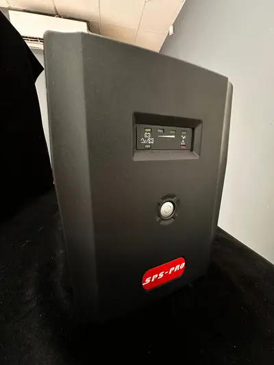 Unitate neîntreruptibilă (UPS) din seria SPS PRO 4