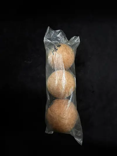 Set 3 mingi de masaj fabricate din plută naturală 2