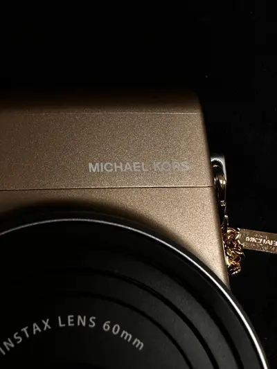 Set camera Michael Kors x Fujifilm Instax Mini 70 și geanta Michael Michael Kors Scout 8