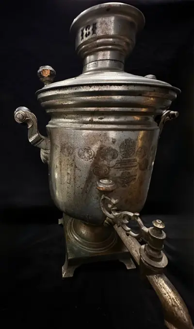 Samovar pentru prepararea ceaiului din secolul al XIX-lea 2