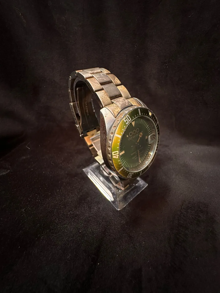 Ceas OOO – Out of Order Automatic