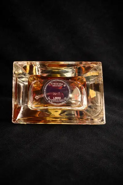 Parfum Yves Saint Laurent – Libre (varianta Flowers & Flames) 90ml 2