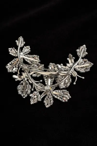 Broșă vintage Christian Dior 4
