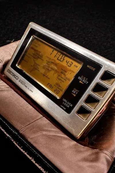 Ceas de birou vintage Seiko World Time – Quartz 2