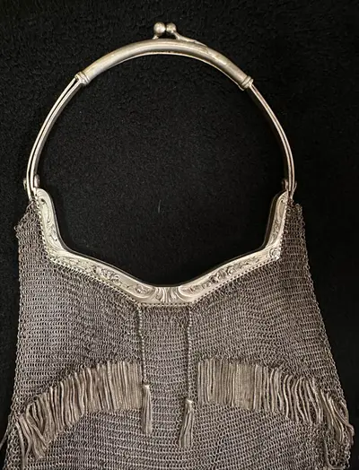 Poșetă vintage din argint 800 – model plasă (mesh) cu franjuri 2